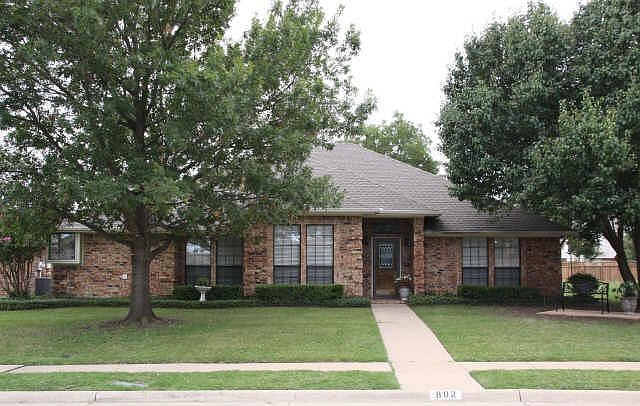 1st image of 802 Heatherwood Dr