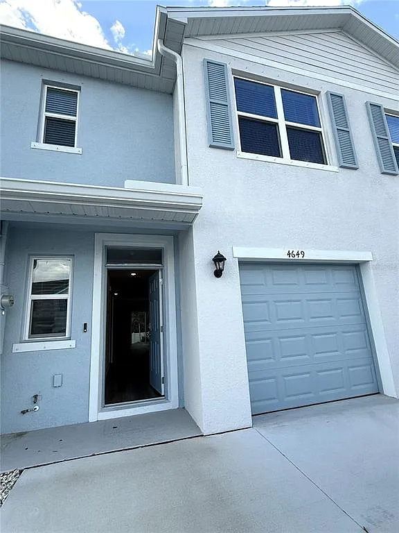 3 bed, 2.5 bath, 1463 sqft, $2,500 — Photo 3