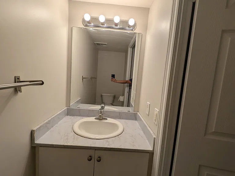 225 Wellesley St E #607 — Photo 26