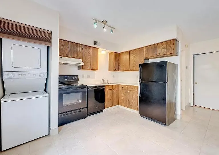 3260 Kennett Sq — Photo 3
