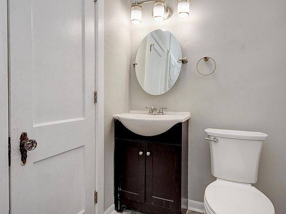 4th image of 1692 Bryden Rd #C