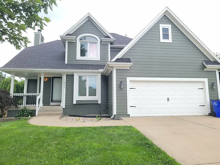 1532 SE Silkwood Ln — Photo 2
