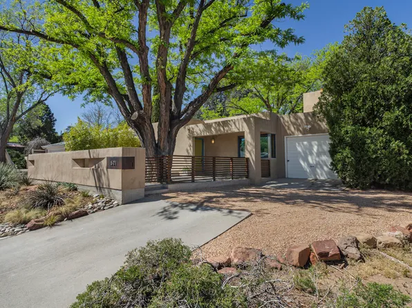 521 Graceland Dr SE, Albuquerque, NM 87108