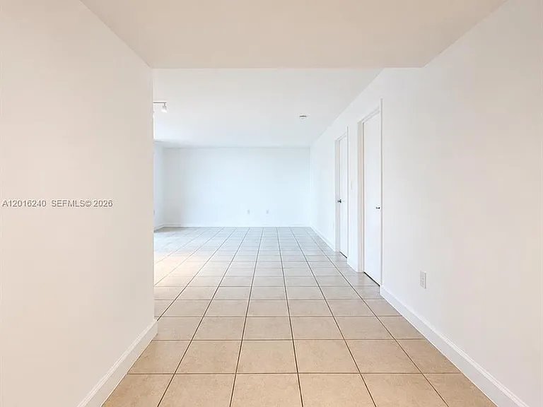 555 NE 30th St #404 — Photo 21