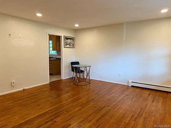 2nd image of 7 Gables Ct