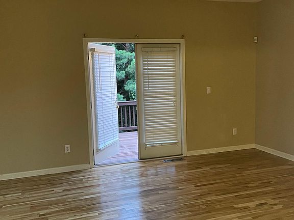 2nd image of 1642 Omara Ln SE