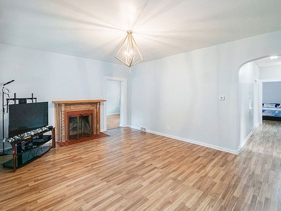 5th image of 2301 S Virginia St