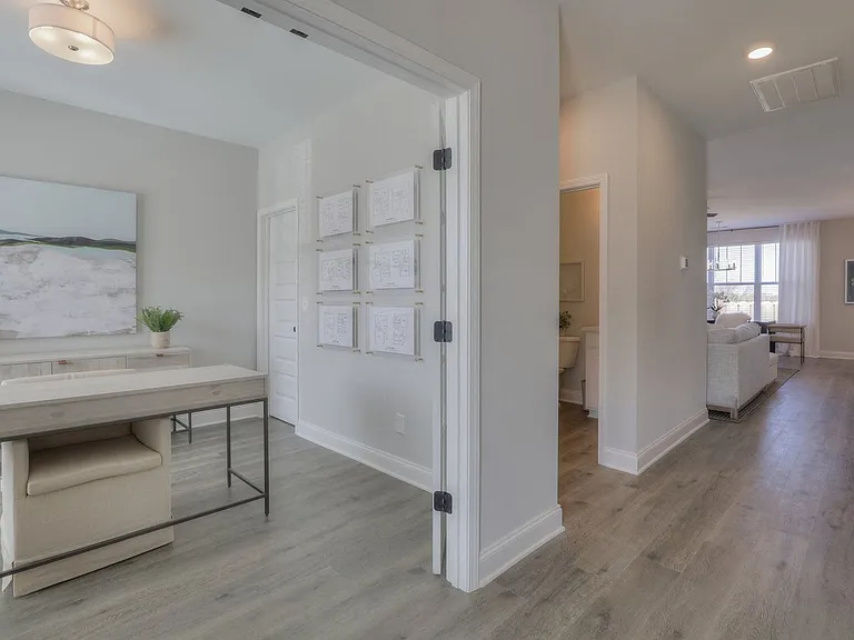 1104 Residences — Photo 11