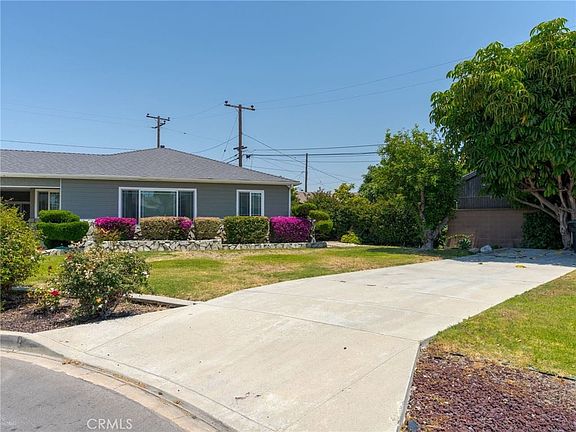 4th image of 10133 Van Ruiten St