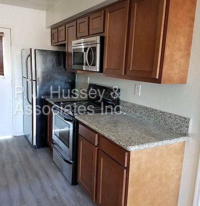 1st image of 3015 E Paradise Ln APT 203