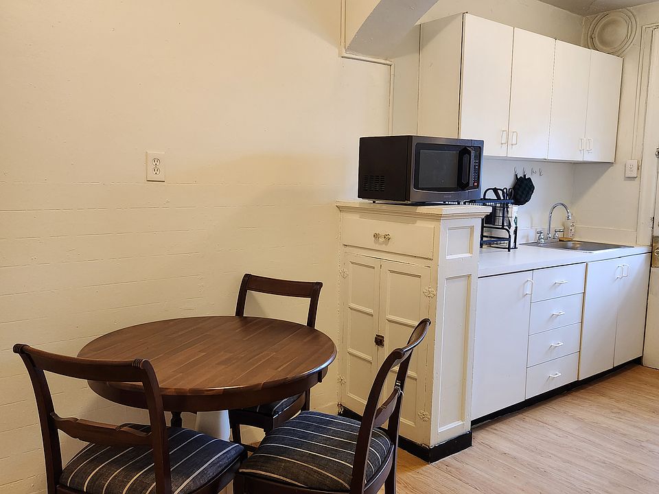Breakfast/Office Nook,
