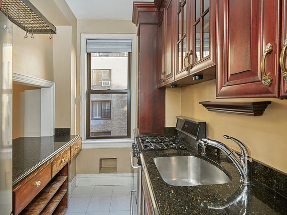 5th image of 425 E 51st St APT 8F