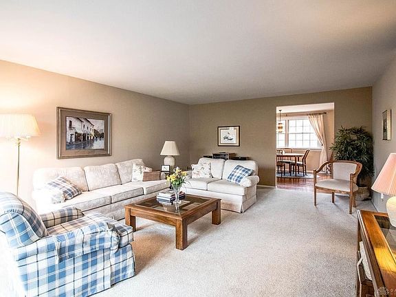 4th image of 290 Clareridge Ln