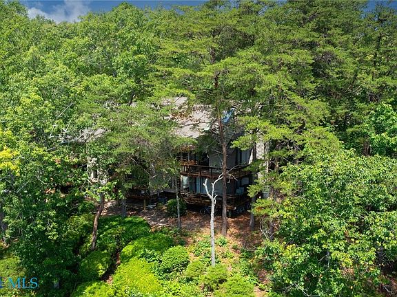 3rd image of 58 Villa Ridge Dr #D