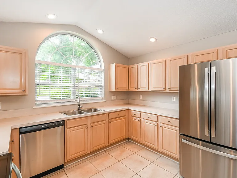 6065 Winding Bridge Dr — Photo 7