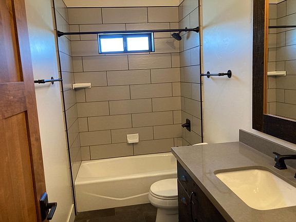 5th image of 202-2691 34th St #202