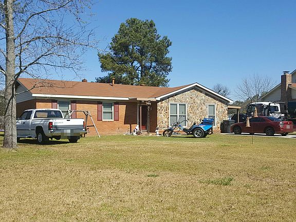 2nd image of 267 Hinman Ct