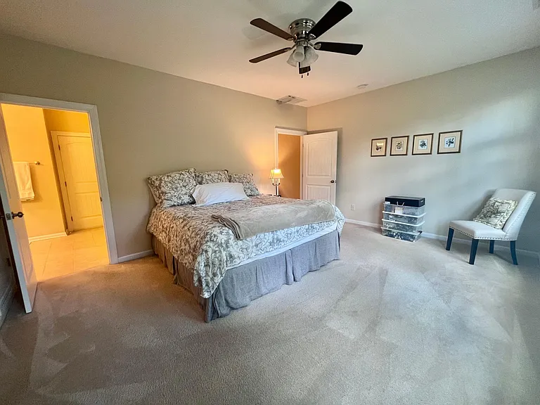 Master Bedroom-Pic 3