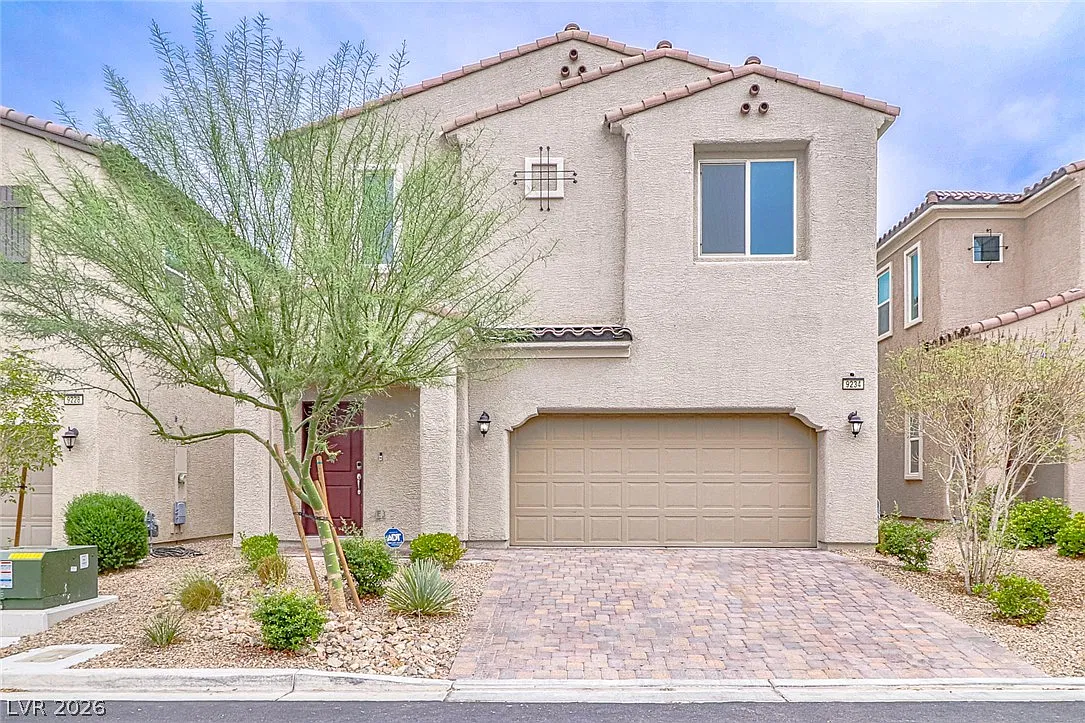3 bed, 2.5 bath, 2051 sqft, $2,400 — Photo 1
