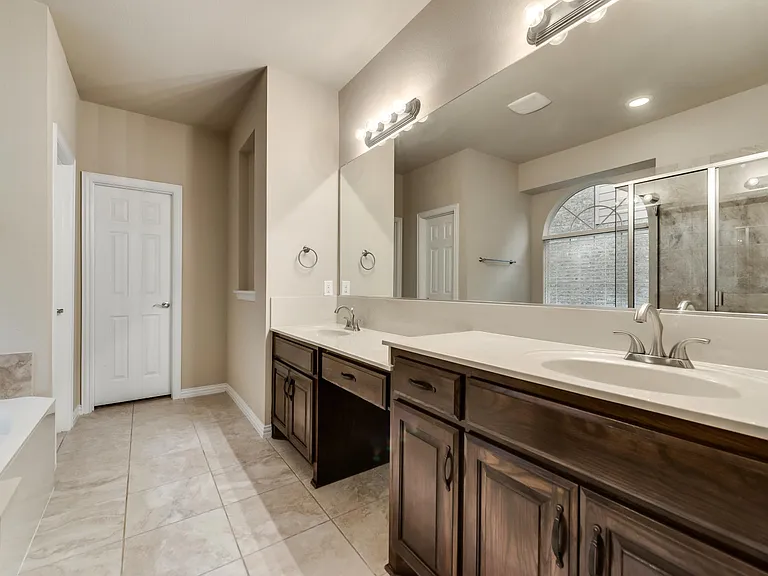 13909 Blueberry Hill Dr — Photo 14