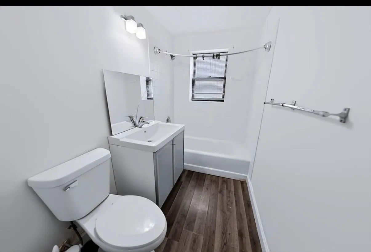 2 bed, 745 sqft, $1,600 — Photo 2