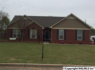 2204 Victoria Dr SW, Decatur, AL 35603