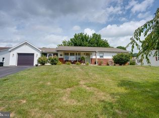 312 Holiday Ln, Lewistown, PA 17044