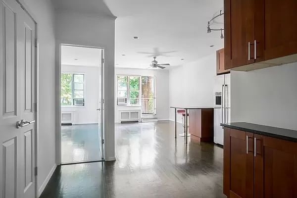 1st image of 11 Charlton St APT 3C