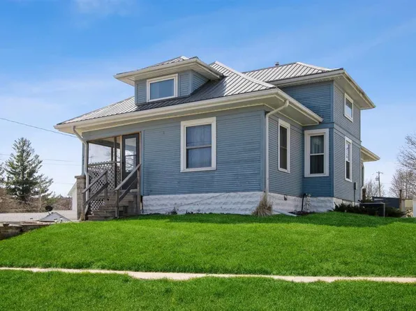 302 Franklin St, Williamsburg, IA 52361