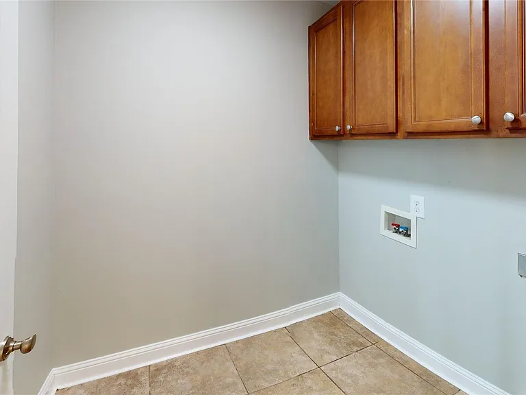 109 Sheila Blvd — Photo 28