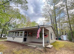 5118 Lake Pointe Dr, Harrison, MI 48625