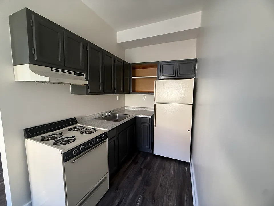 17 E Centre St #5
