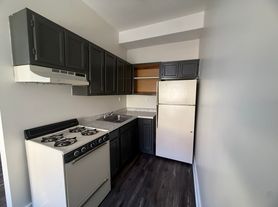 17 E Centre St