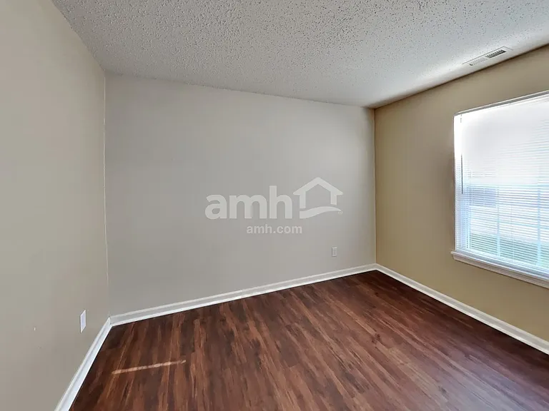 9734 Thomas Ln — Photo 11
