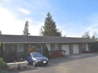 2046 Thompson Rd, Coos Bay, OR 97420