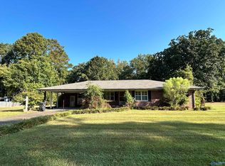 5906 3rd St, Hokes Bluff, AL 35903