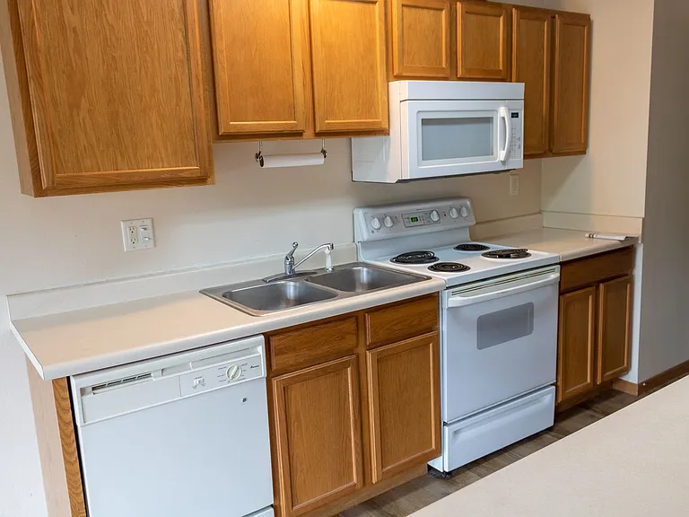 1039 Scott Park Dr — Photo 5