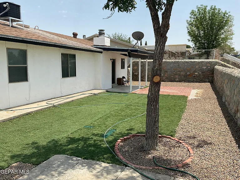 335 Flynn Dr — Photo 35