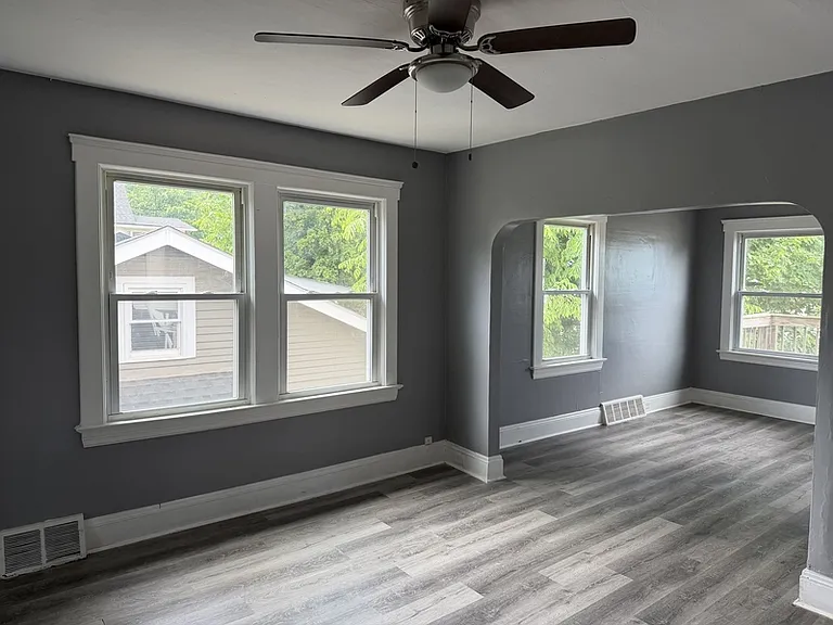 10709 Fidelity Ave — Photo 16