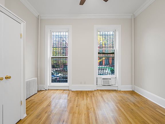 3rd image of 112 Fort Greene Pl APT 3