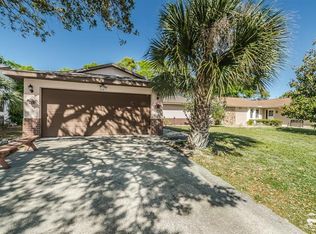 216 Whisper Lake Rd, Palm Harbor, FL 34683