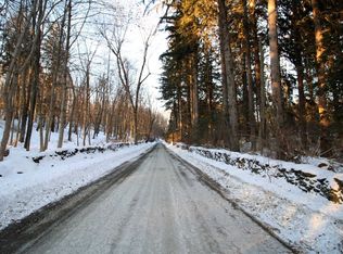 4 Quaker Lake Rd, Pawling, NY 12564