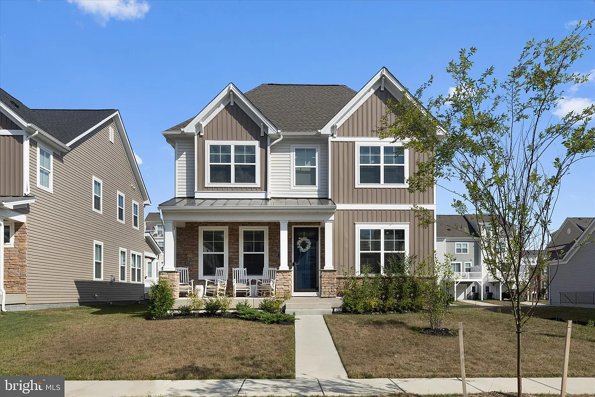 Building Photo - 5680 Lewis Carroll Dr