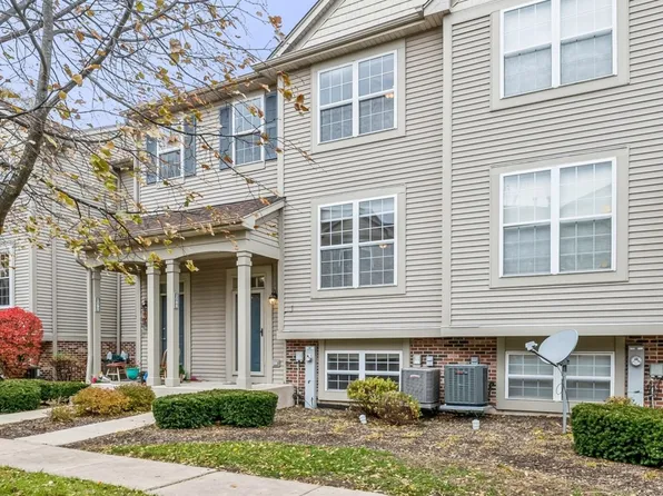 1088 Chadwick Dr #1088, Grayslake, IL 60030