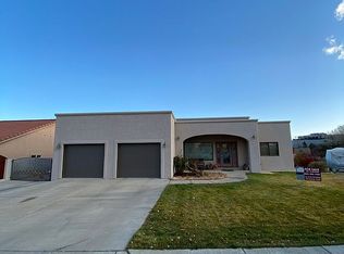 816 Sunrise Ct, Farmington, NM 87401