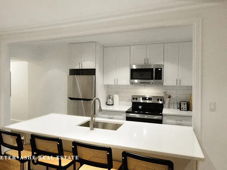 112 E 61st St #LDPX — Photo 4
