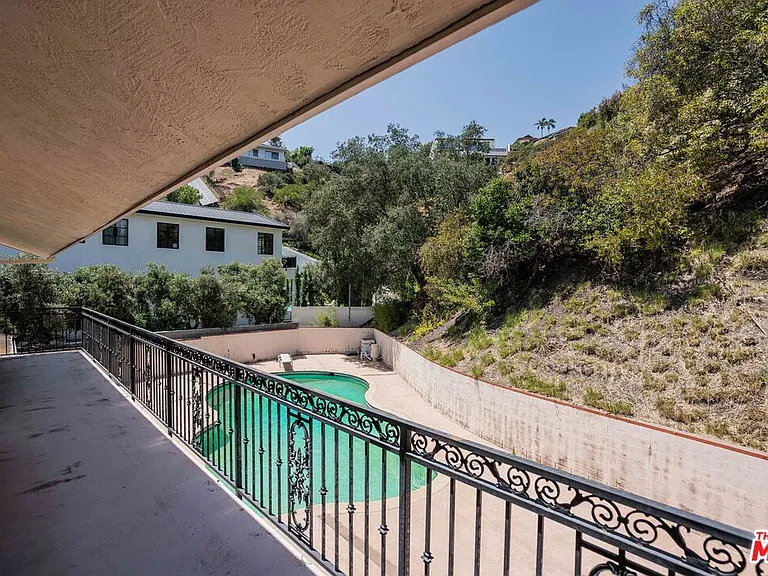 1181 Somera Rd — Photo 29