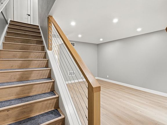 3rd image of 1181 Oddstad Blvd