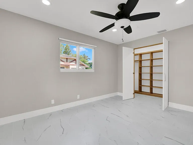 23392 Country Club Dr E — Photo 5
