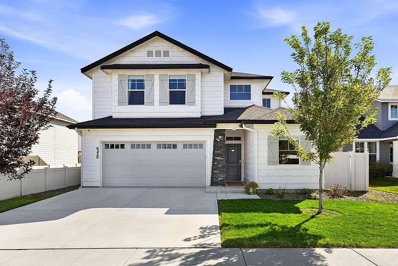 4 bed, 3.0 bath, 2107 sqft, $2,695 — Photo 1